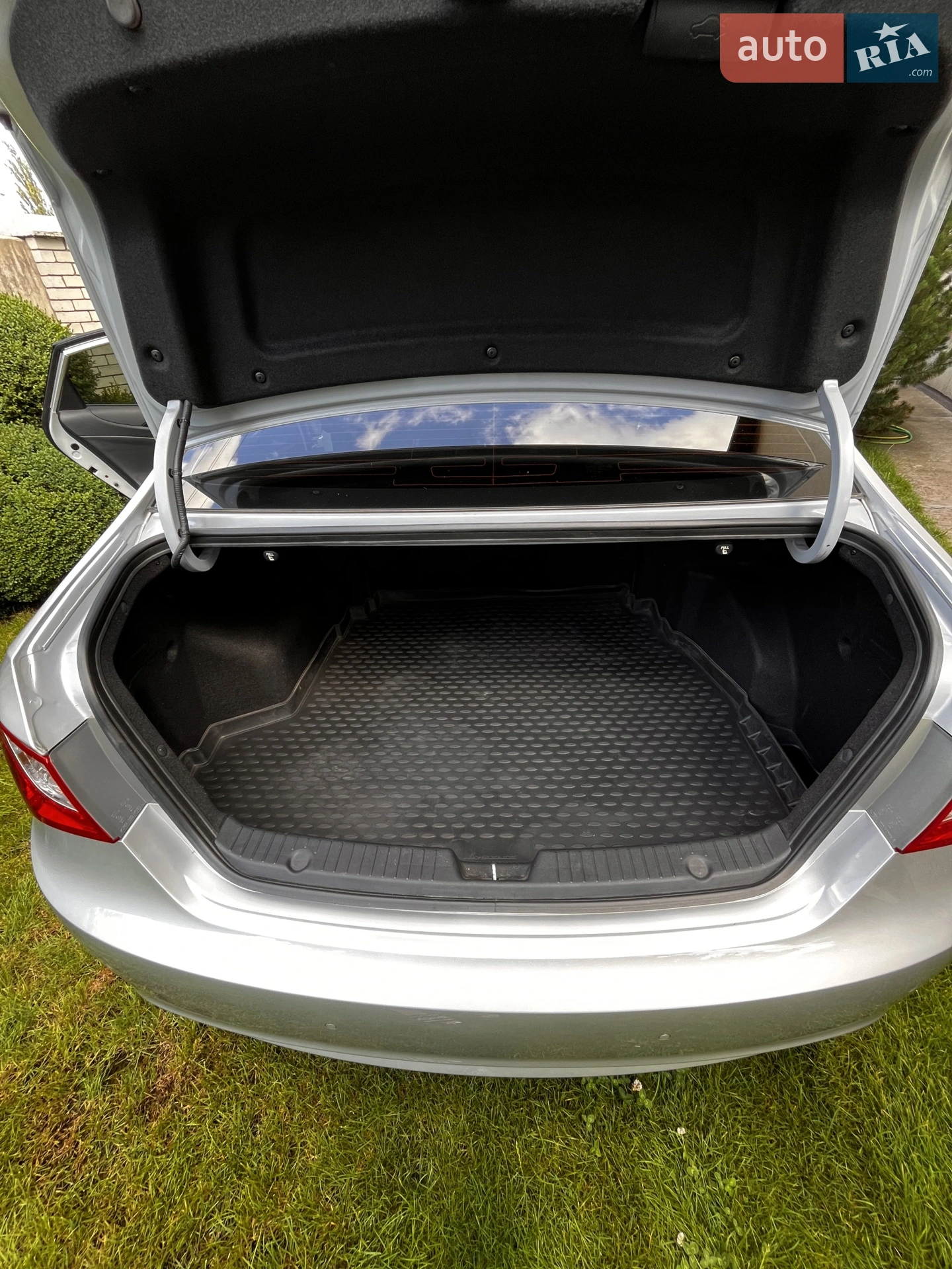 2010 Hyundai Sonata - мініатюра 10