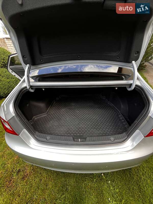 Седан Hyundai Sonata 2010 в Дніпрі