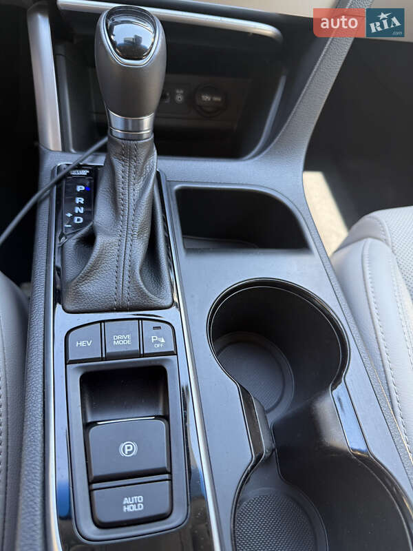 Седан Hyundai Sonata 2015 в Ужгороде