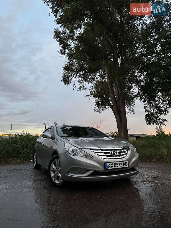 Hyundai Sonata 2011