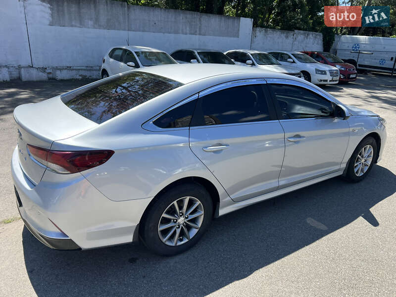 Седан Hyundai Sonata 2017 в Киеве