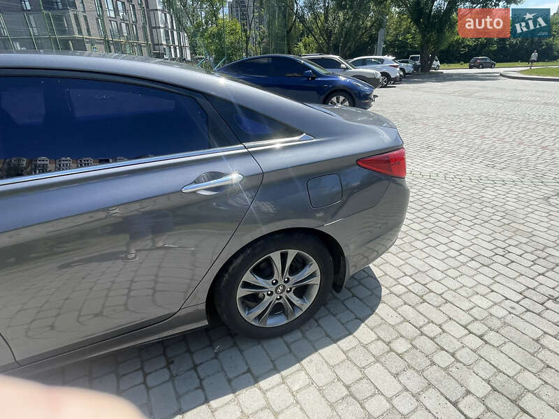 Седан Hyundai Sonata 2011 в Львові