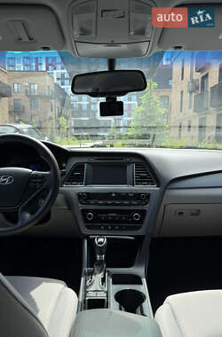 Седан Hyundai Sonata 2015 в 