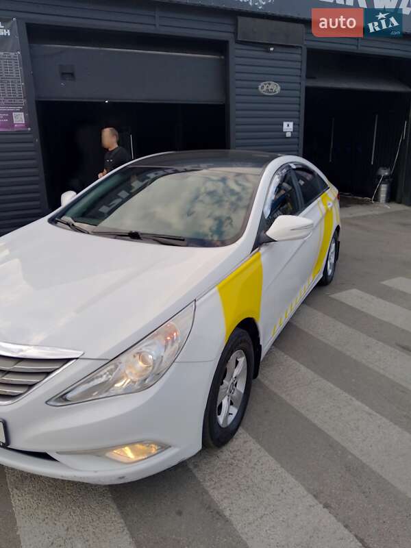 Седан Hyundai Sonata 2014 в Києві фото 5 Седан Hyundai Sonata 2014 в Києві