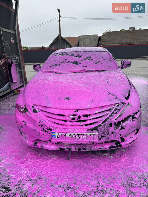 Седан Hyundai Sonata 2011 в Полонном