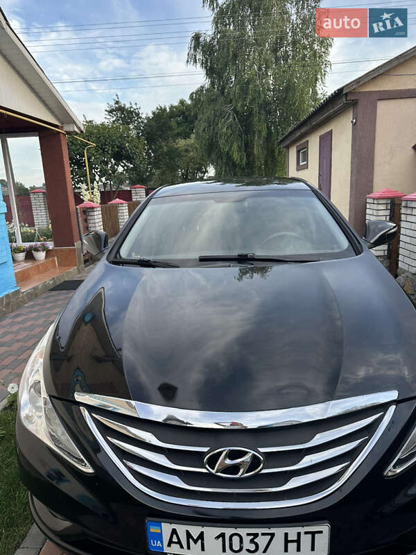 Седан Hyundai Sonata 2011 в Полонном