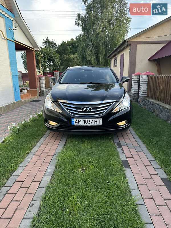 Седан Hyundai Sonata 2011 в Полонном