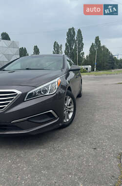 Седан Hyundai Sonata 2015 в Горішніх Плавнях
