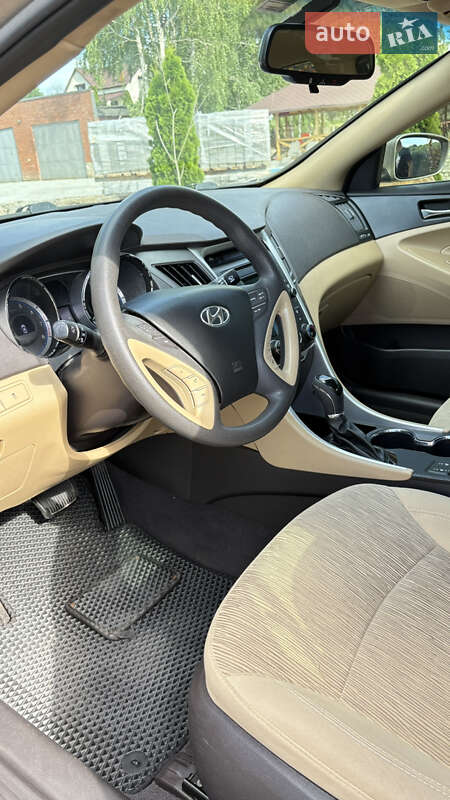 Седан Hyundai Sonata 2013 в Каменец-Подольском