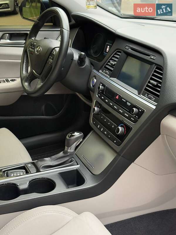 Седан Hyundai Sonata 2016 в Киеве