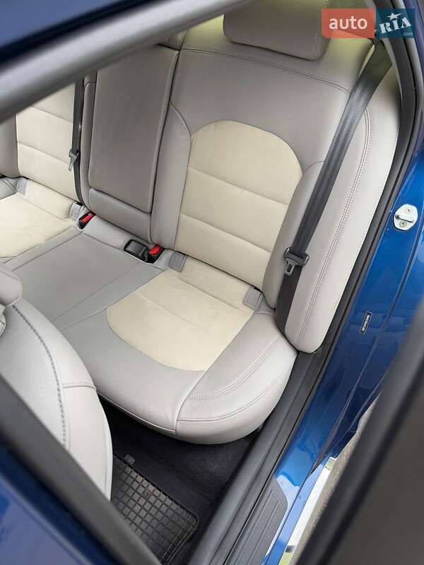 Седан Hyundai Sonata 2016 в Киеве
