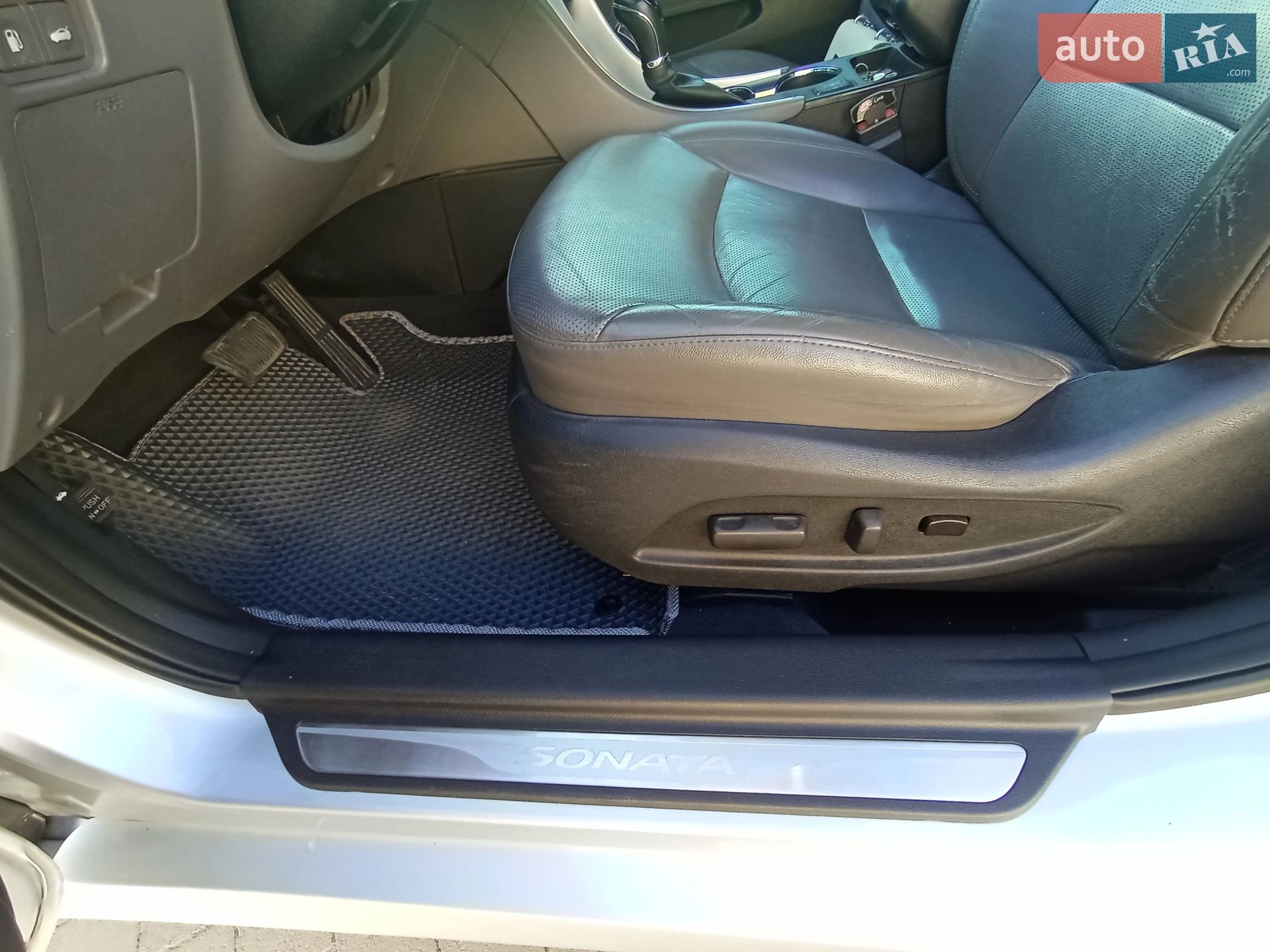 2013 Hyundai Sonata - мініатюра 16