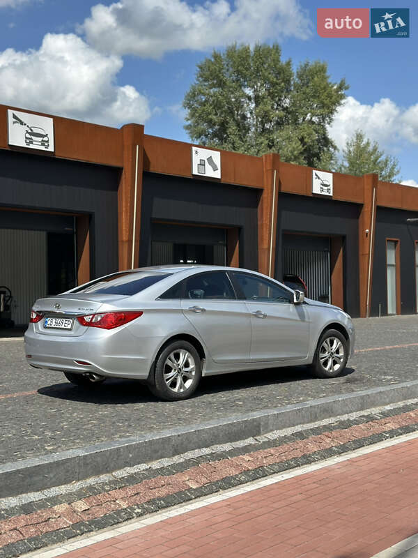 Седан Hyundai Sonata 2012 в Чернигове