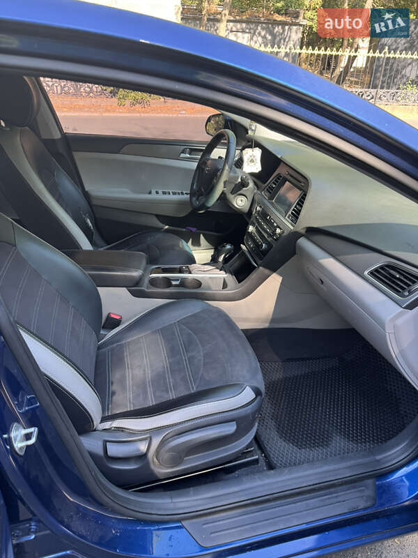 Седан Hyundai Sonata 2015 в Одессе