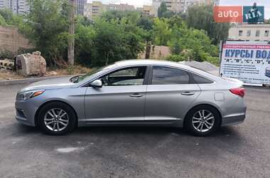 Седан Hyundai Sonata 2016 в  фото 12 Седан Hyundai Sonata 2016 в