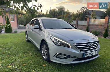 Седан Hyundai Sonata 2016 в Ровно