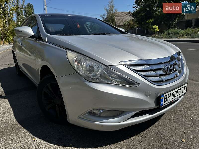 Hyundai Sonata 2012