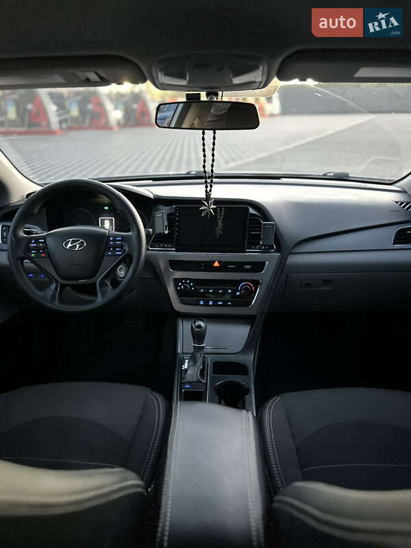 Седан Hyundai Sonata 2015 в Полтаві