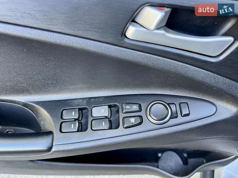 Седан Hyundai Sonata 2012 в Києві