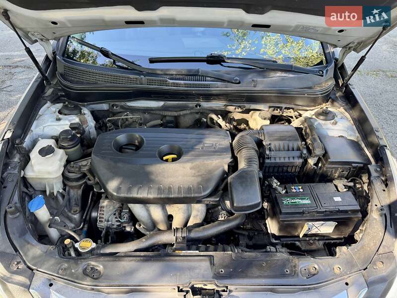 Седан Hyundai Sonata 2012 в Києві