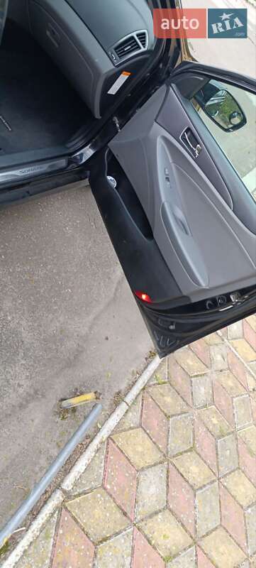 Седан Hyundai Sonata 2013 в Белгороде-Днестровском фото 34 Седан Hyundai Sonata 2013 в Белгороде-Днестровском