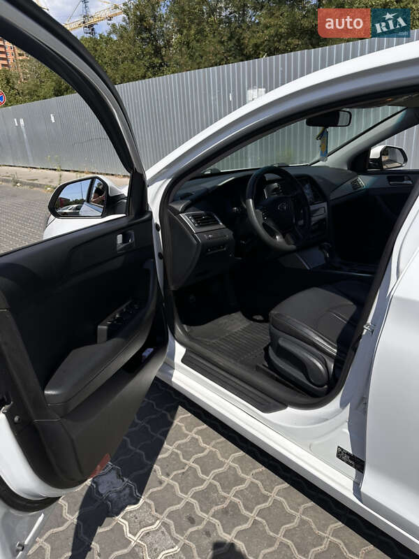 Седан Hyundai Sonata 2015 в Одессе