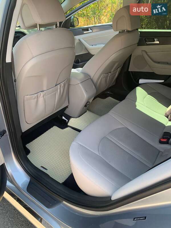 Седан Hyundai Sonata 2015 в Одессе