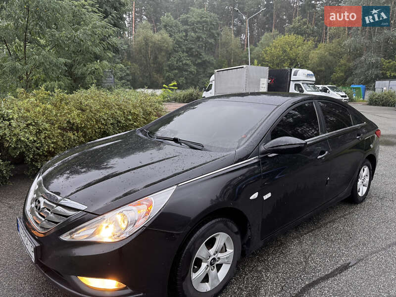 Седан Hyundai Sonata 2011 в Буче