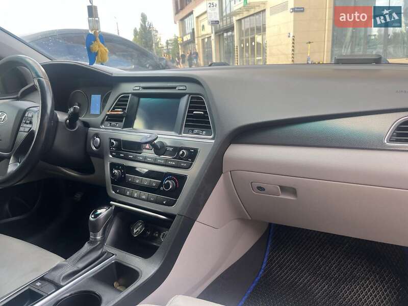 Седан Hyundai Sonata 2016 в Киеве