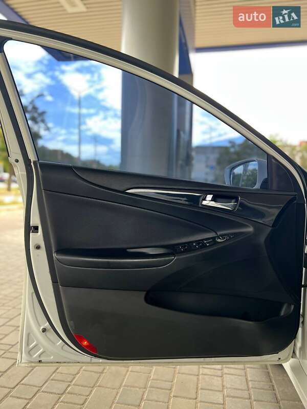 Седан Hyundai Sonata 2011 в Николаеве