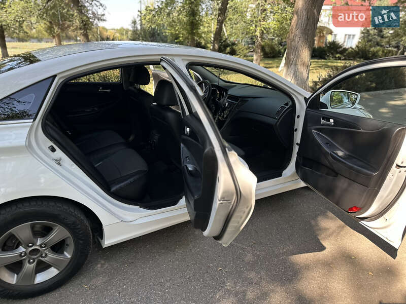 Седан Hyundai Sonata 2014 в Нікополі