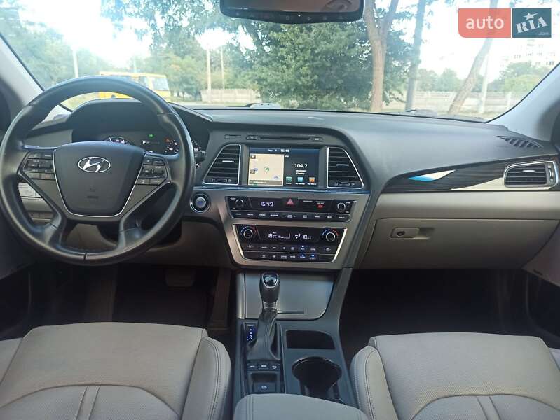 Седан Hyundai Sonata 2017 в Ивано-Франковске