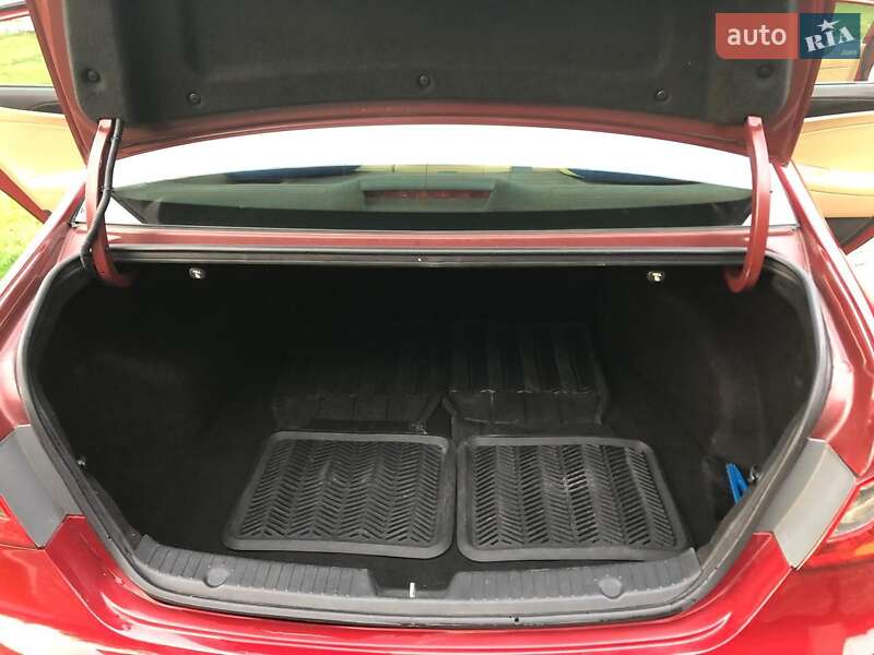 Седан Hyundai Sonata 2012 в Ровно