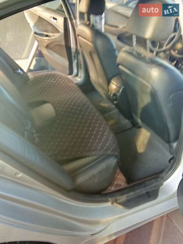 Седан Hyundai Sonata 2014 в Софиевской Борщаговке фото 39 Седан Hyundai Sonata 2014 в Софиевской Борщаговке