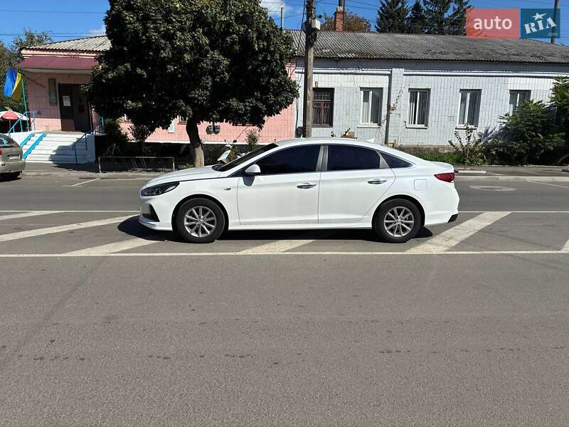 Седан Hyundai Sonata 2017 в Радомышле