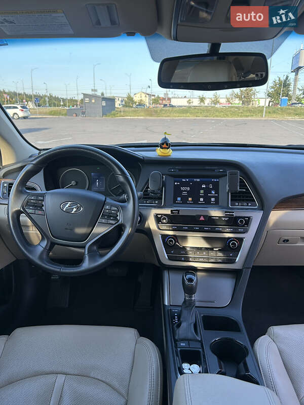 Седан Hyundai Sonata 2016 в Киеве