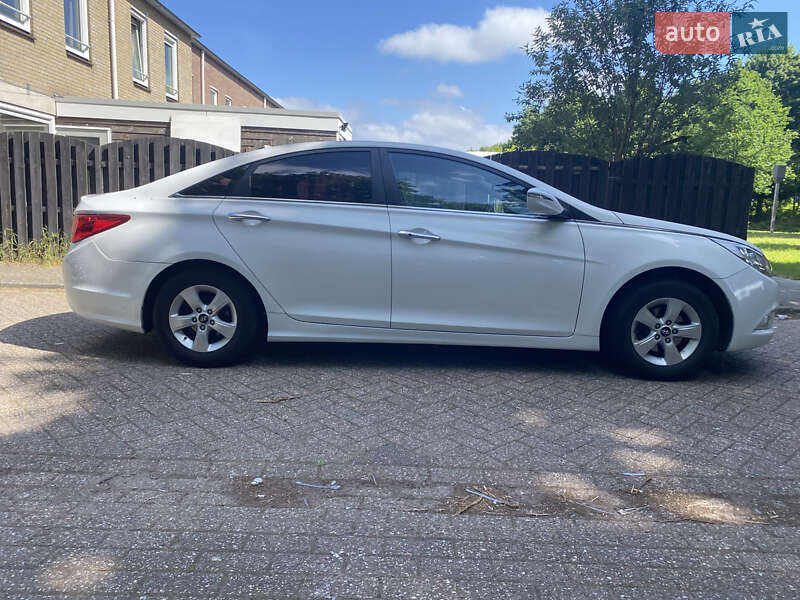 Седан Hyundai Sonata 2013 в Сумах