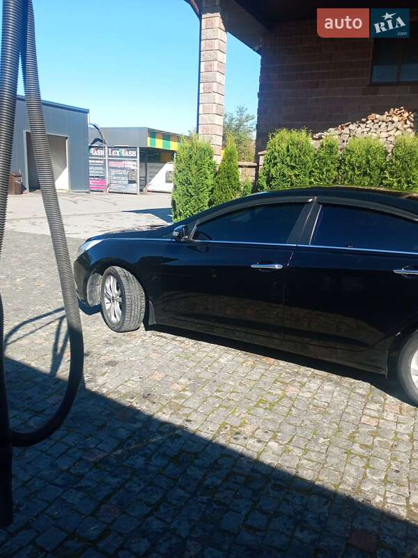 Седан Hyundai Sonata 2010 в Лановцах