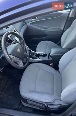 Седан Hyundai Sonata 2013 в  фото 9 Седан Hyundai Sonata 2013 в