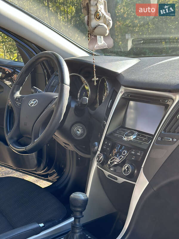 Седан Hyundai Sonata 2012 в Сколе