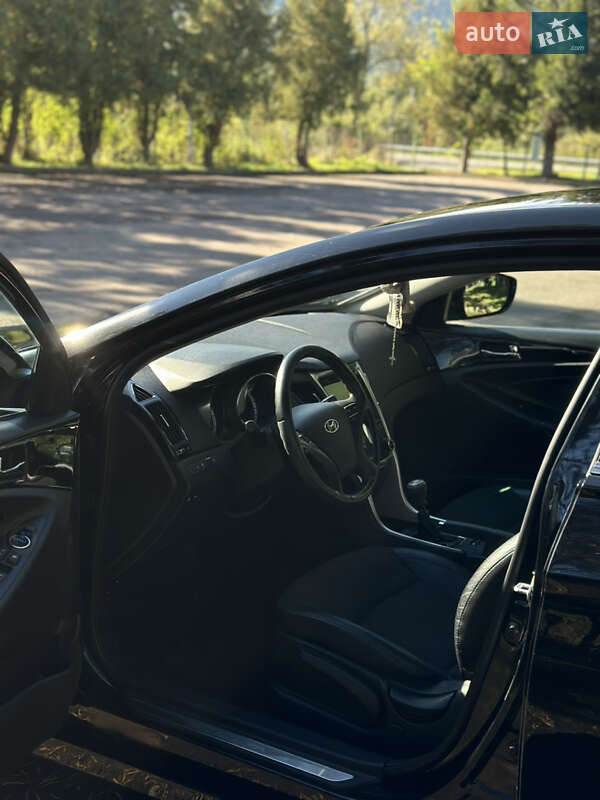 Седан Hyundai Sonata 2012 в Сколе