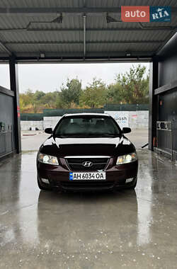 Седан Hyundai Sonata 2005 в Обухове