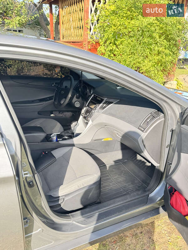 Седан Hyundai Sonata 2012 в Прилуках