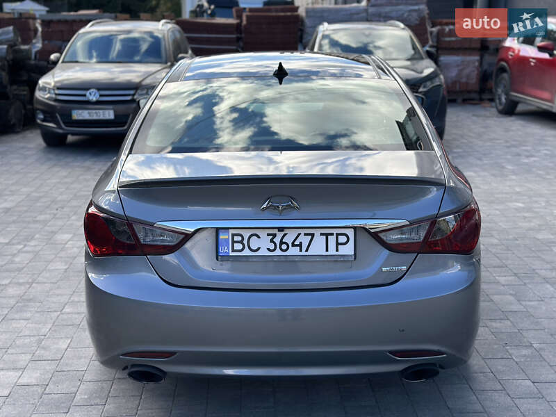 Седан Hyundai Sonata 2013 в Львове