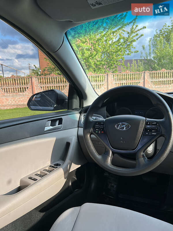 Седан Hyundai Sonata 2015 в Глобине