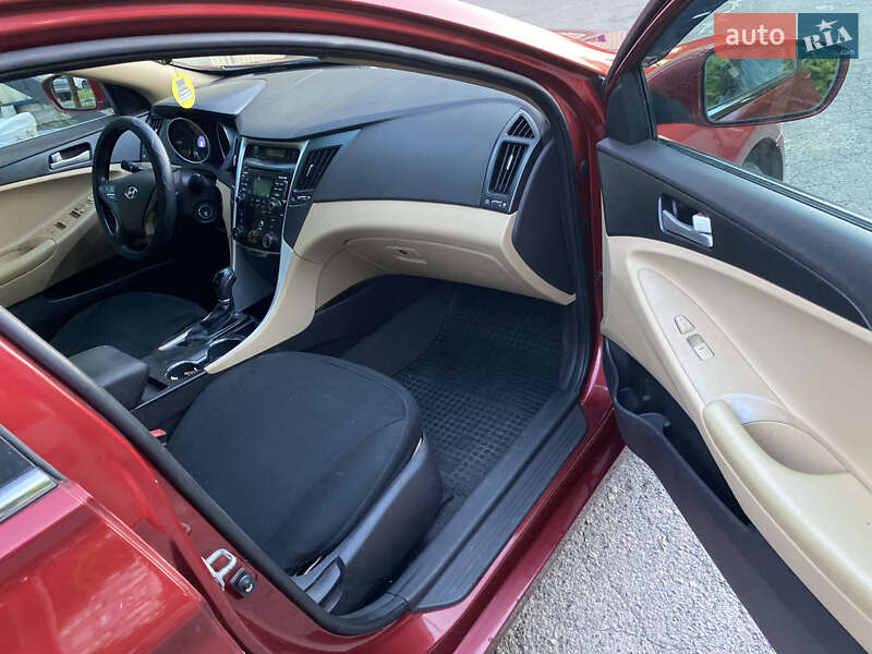 Седан Hyundai Sonata 2010 в Полтаве