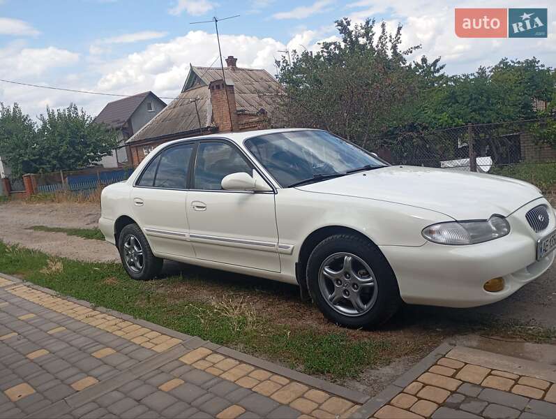 Седан Hyundai Sonata 1996 в Кривом Роге