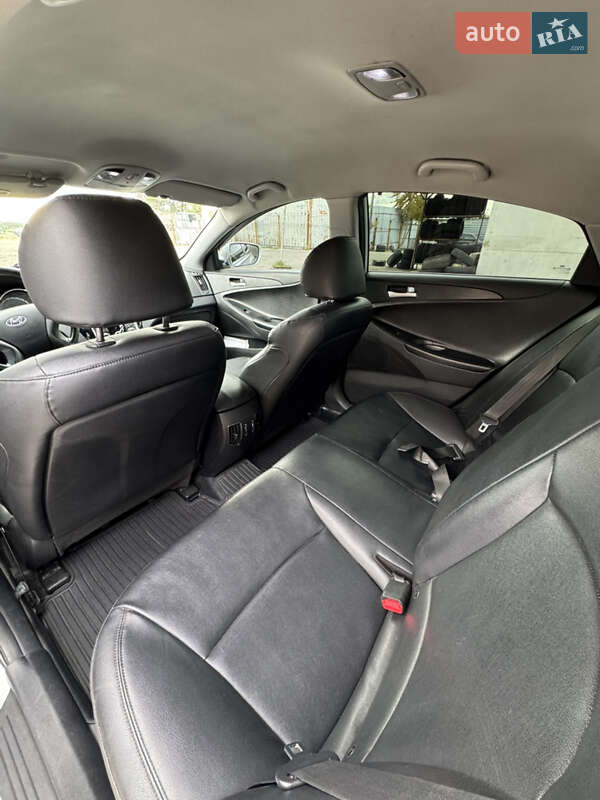 Седан Hyundai Sonata 2011 в Николаеве