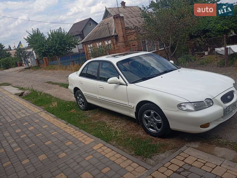 Седан Hyundai Sonata 1996 в Кривом Роге