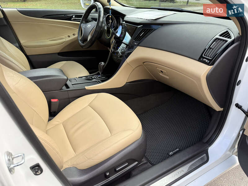 Седан Hyundai Sonata 2011 в Александрие фото 24 Седан Hyundai Sonata 2011 в Александрие